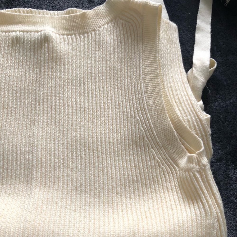 J.Crew sleeveless vest with side ties. - Picture 4 of 7